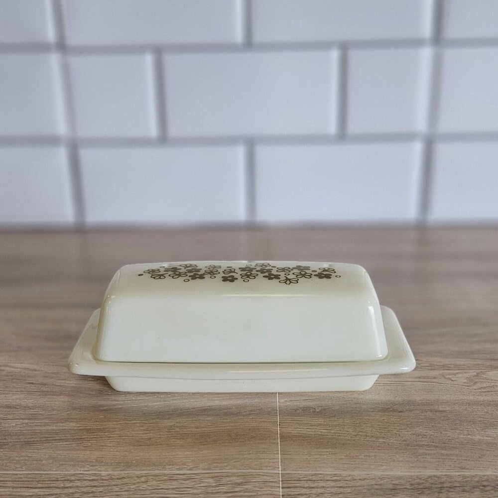 Vintage PYREX Corning MILK GLASS Spring Blossom CRAZY DAISY Covered BUTTER DISH